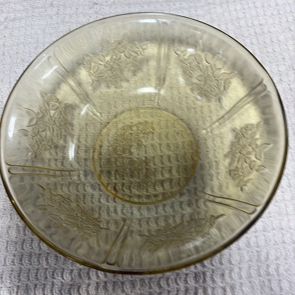 1930s Federal Glass Co. Yellow Depression Glass Serving Bowl - Picture 2 of 4